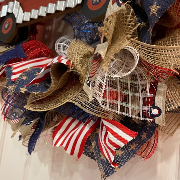 “Red Truck” Patriotic WREATH Red, White and Blue wreath 26” VERY FULL! JULY 4th - Picture 9 of 11